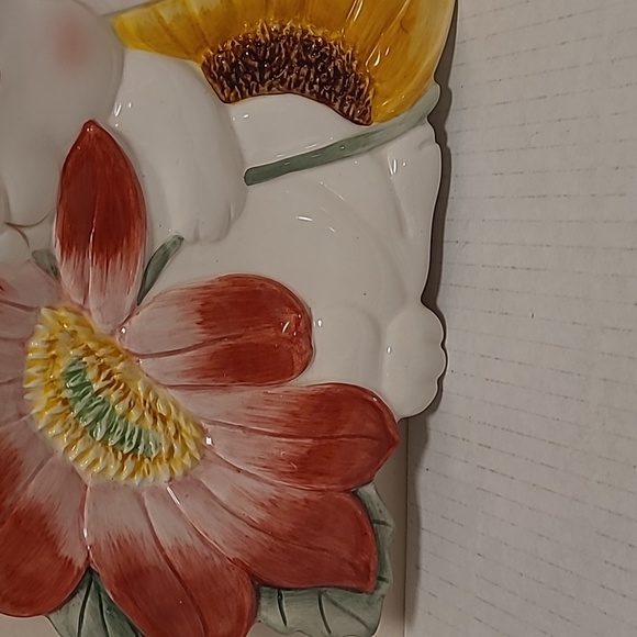 Fitz and Floyd Bunny Blooms Plate - Picture 6 of 16